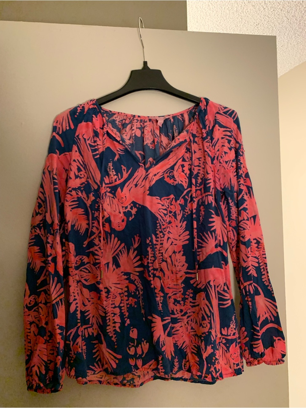 Lilly Pulitzer Willa Top in Indigo Night Caw Neon Print - Size S